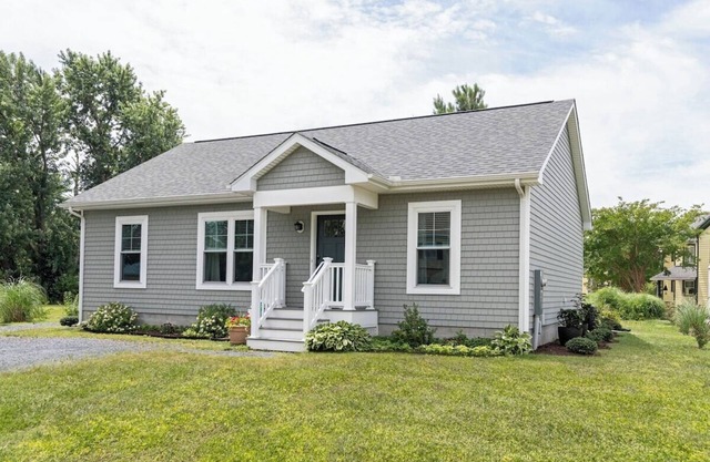 Pet-Friendly Island Getaway | Bikes & Porch