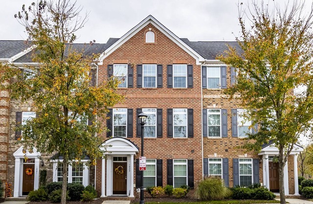 Pet-friendly Townhouse in the center of Short Pump