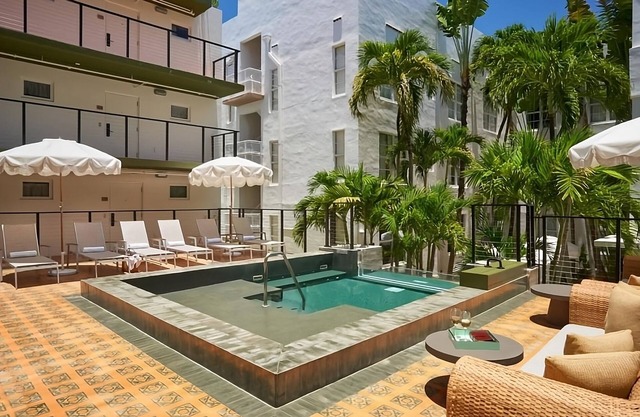 Pet-Friendly Tropical Paradise Retreat, Iconic Oceanfront, Near Nikki Beach!