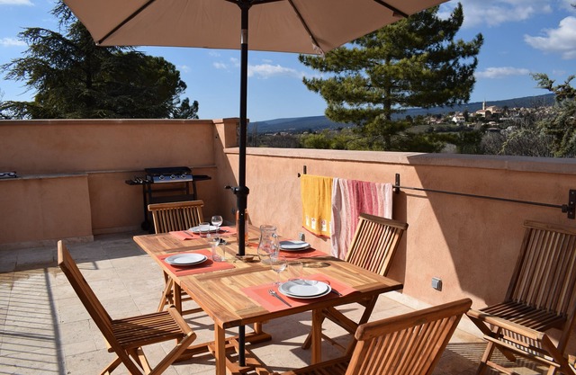 Petite Bastide Avec Belle Vue, Terrasse 90m2, Piscine Sans vis a vis