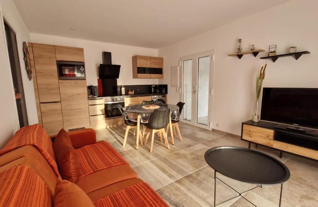 Petite maison en pierre