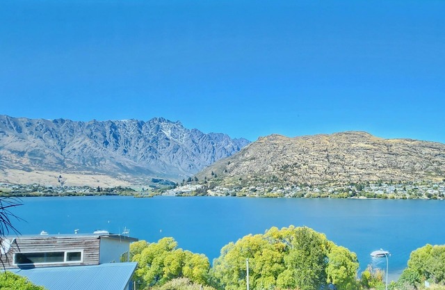 Picture Perfect - Queenstown Holiday Home