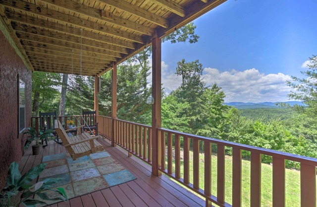 Picturesque Murphy Cabin w/Fire Pit & Views!