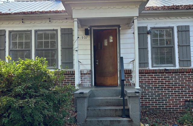 Pine Haven – Spacious Family Stay | Crib, Pet-Friendly, Slee