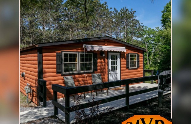 Pine Ridge Cabin: an all-seasons Wellsboro getaway