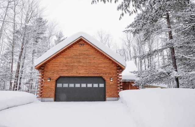 PineHaus - Game Room, Fireplace, Private Sauna