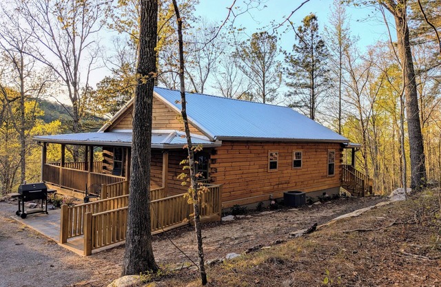Pinhoti Ridge Retreat Cabin 3 Treetop