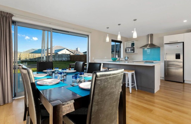 Pisa Oasis - Cromwell Holiday Home