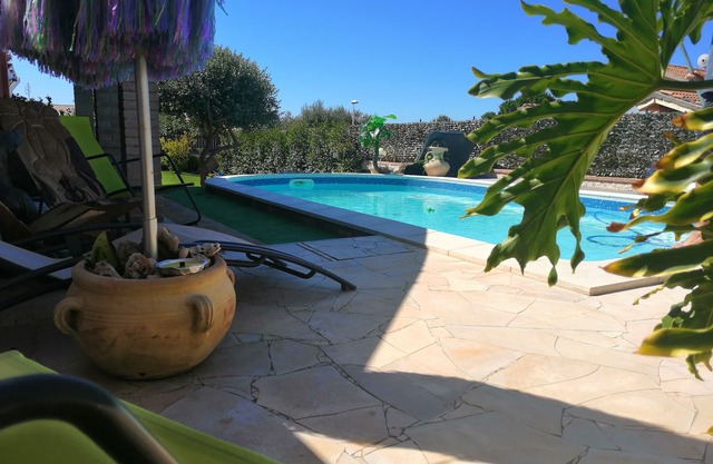Place comfortable and nice location on the south coast