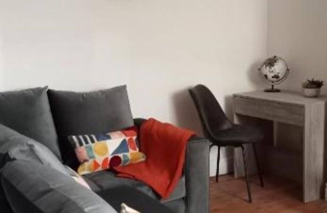 Planet 9 : One-Bedroom Apartment with Balcony