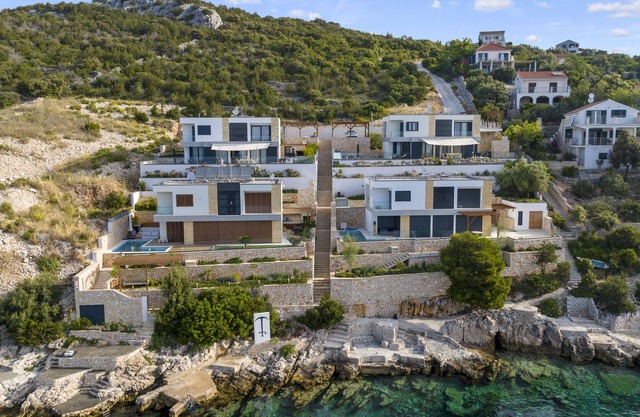 Plava Voda Luxury Villa B