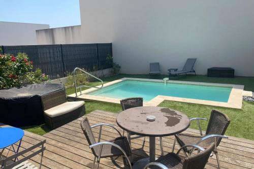 Pleasant modern house t4 airco pool jacuzzi parking