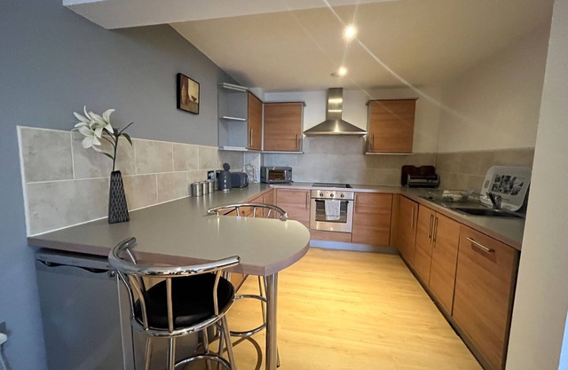 Plush 2 Bedroom Apartment Close to Wakefield City Centre