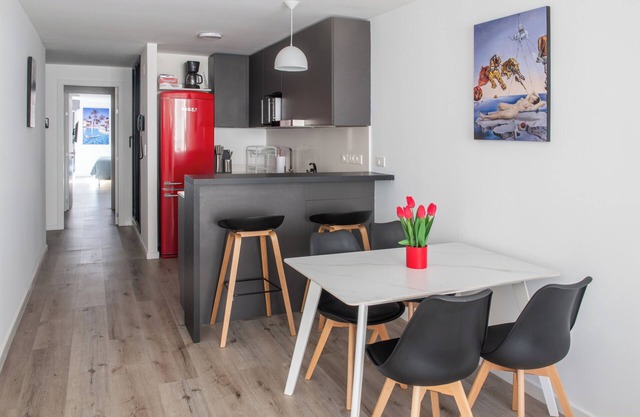 Pocitos Apartamento Brio w/King Beds, 3 Smart TVs, W/D, Fast WiFi, Rooftop Pool.