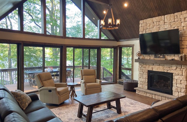 Pocono Mountain Waterfront Escape in Masthope