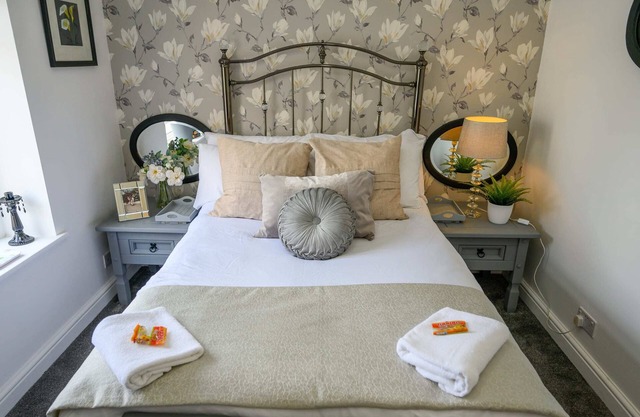 Poet's Cottage: Breathtaking Aberdare Heritage