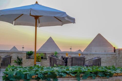 Point Pyramids View