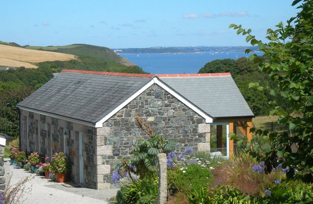 Pond Cottage - luxury cottage with sea views over a wooded valley