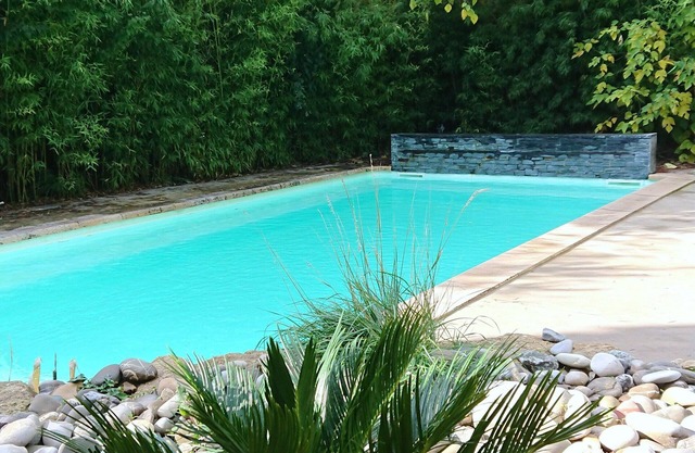 POOL AND JACUZZI IN THE AIXOIS CAMPAIGN