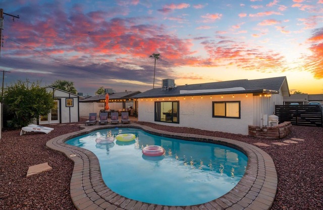 Pool~Backyard Cabana Bar~Game Room | Sleeps 14