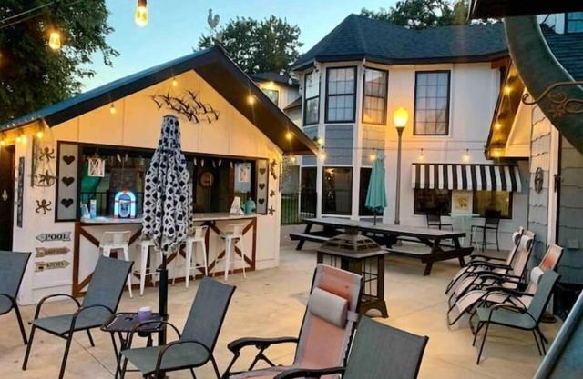 POOL & HOT TUBn5bed/3.5bath @ Czarnik Land