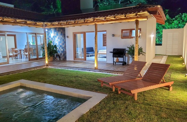 Pool w/ Hydro & Beach