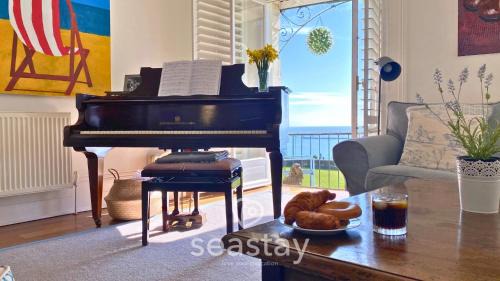 Port View Elegance & Splendour, Seaview & Parking