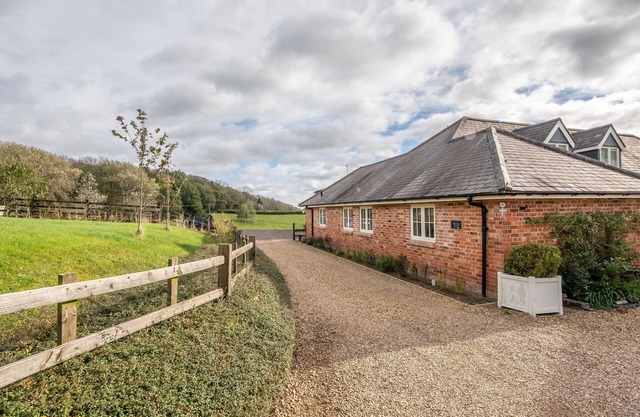 Positioned in a tranquil and totally private setting, Stables Cottage is a beautifully converted for