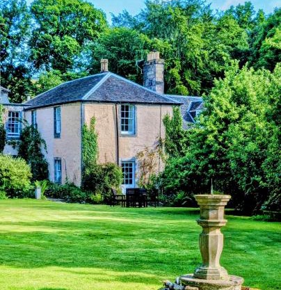 Powis House Mid Cottage