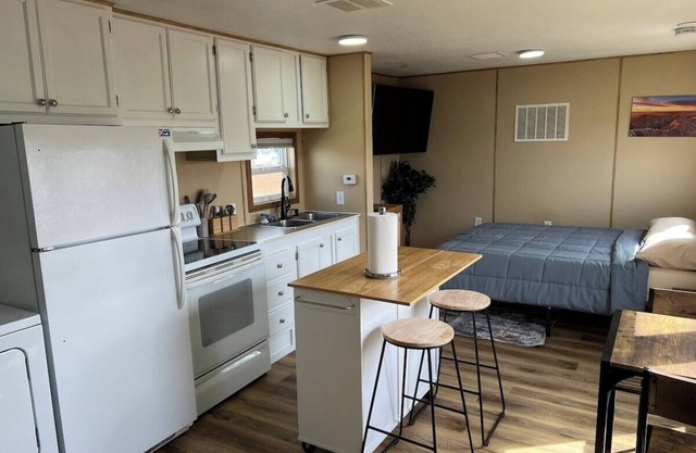 Prairie Tiny Home near TRNP