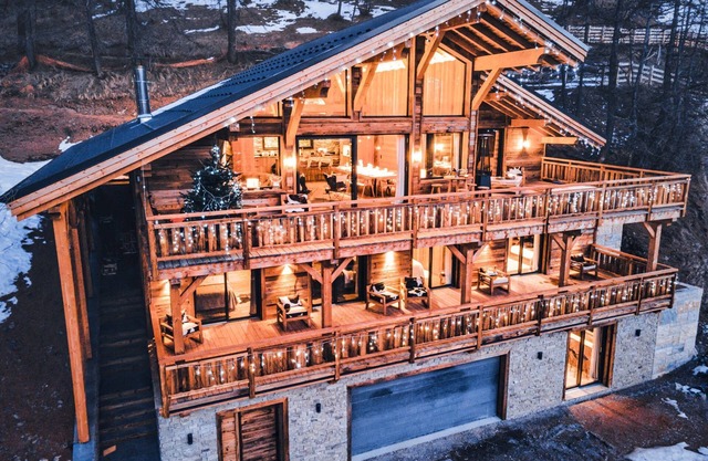 Prestigious chalet at the foot of the slopes