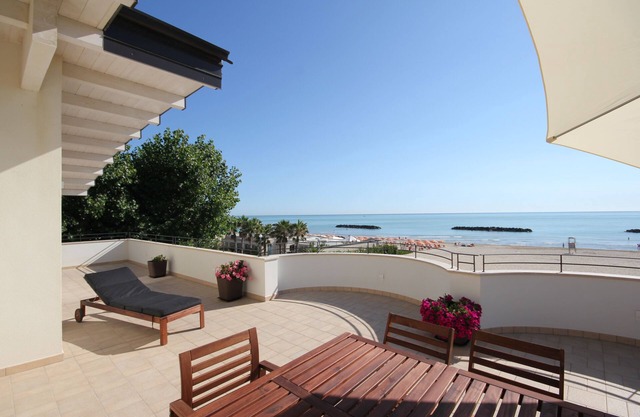 Prestigious penthouse apartment overlooking the sea