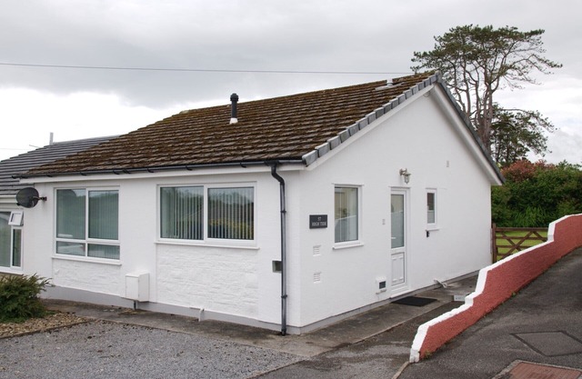 Pretty Bungalow in Saundersfoot, Pembrokeshire (with Wi-Fi)