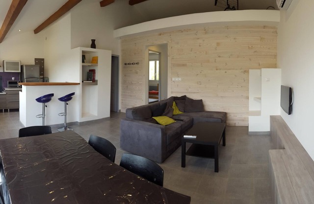 pretty cottage 5 people 5 minutes from the Gorges de l'Ardèche with garden in a quiet area.