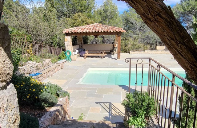 Pretty cottage in the heart of Provence
