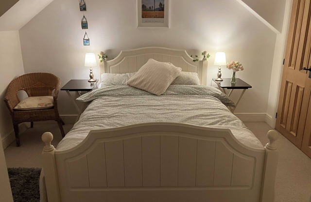 Pretty two bedroom/two bathroom cottage in Marnhull in Dorset.