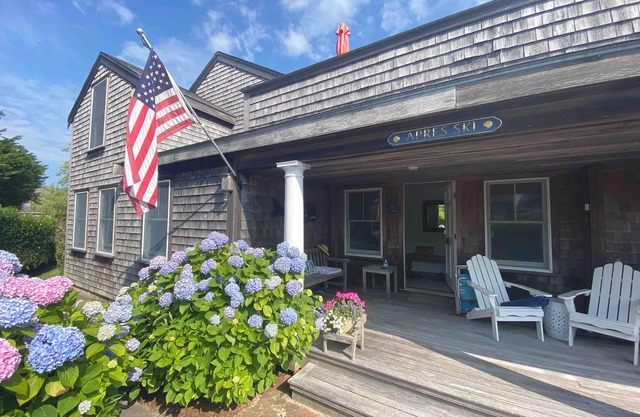Prime Brant Point Location – 5-Minute Walk to Beach & Downtown
