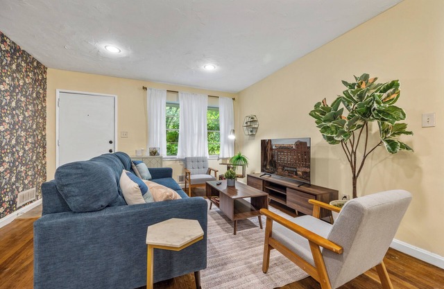 Prime Buckhead location w/Parking