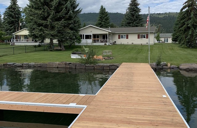 Prime Lakefront home w/guest house - extra charge, dock, firepit, large yard