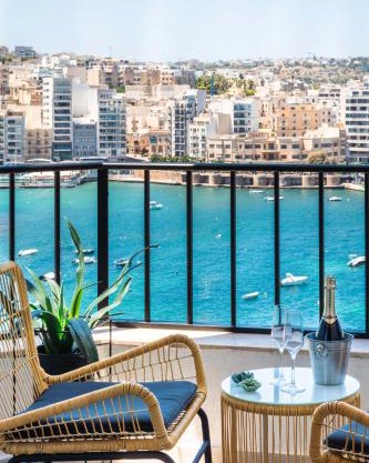Prime Location 3BR Apartment with Stunning View by ArcoBnb