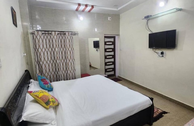 Private - 1 BHK Floor - Paddy's Luxurious Home Staynn
