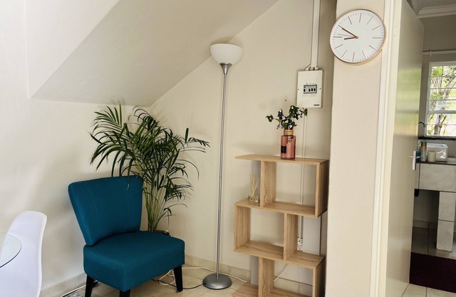 Private And Clean Unit With Queen Bed