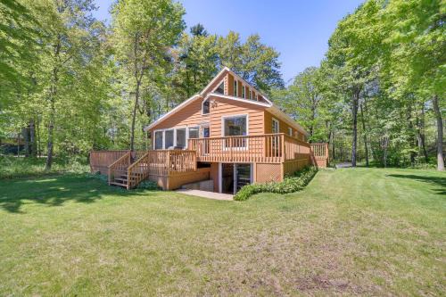 Private Beach and Deck Spacious Lake Michigan Home