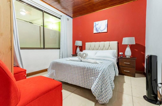 Private bedroom 10 minutes from the SJO airport