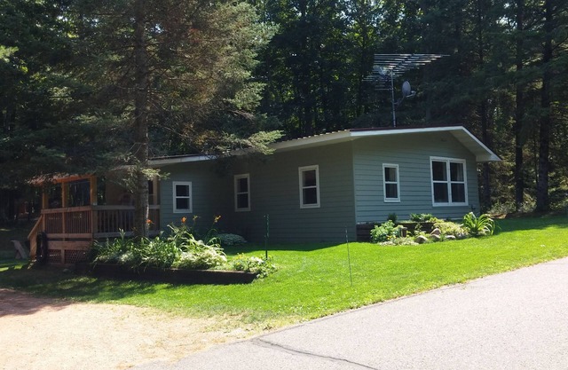Private Cozy Year Round Cabin On Little Spider Lake