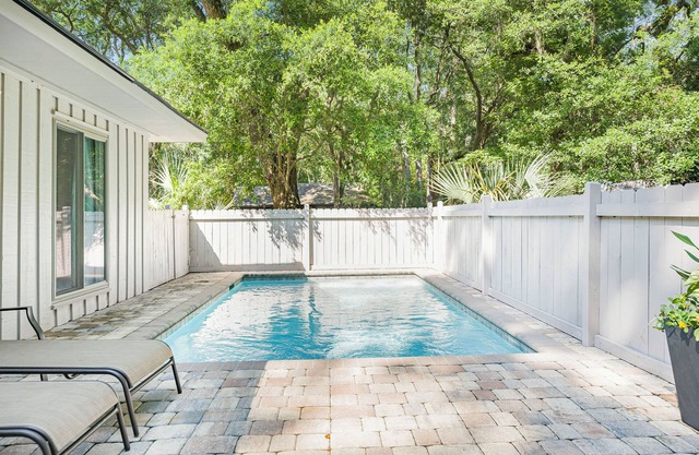 Private Fenced in Pool ~ Pet Friendly ~ 1 Cotton Lane