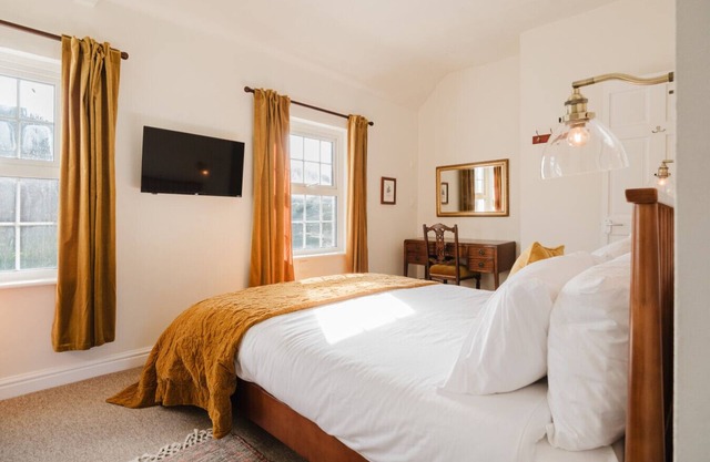 Private Room Above The Silks Pub (Room 2)