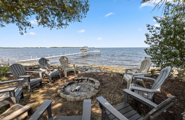 Private Green Bay Waterfront - Heidaway Cottage