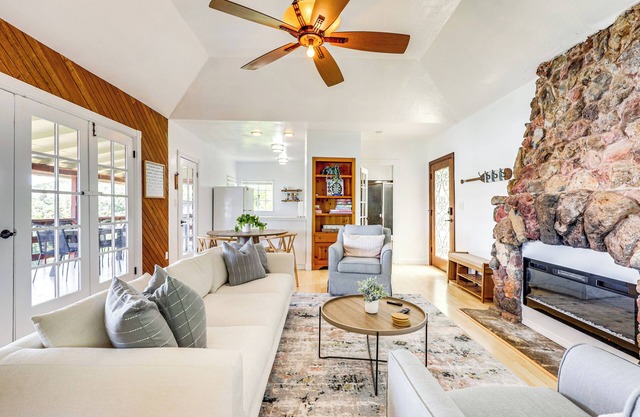 Private Hot Tub w/Water Views: Lower Lake Getaway