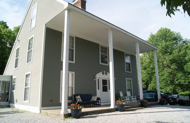 Private Lakefront Retreat With Mt. Views On 10 Acres With Scenic Walking Trails